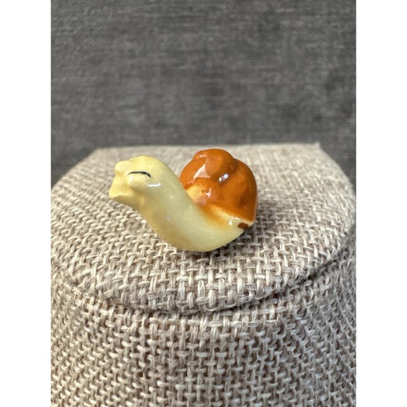 Hagen Renaker Snail Mama Miniature Figure Style A-487 - Picture 2 of 6